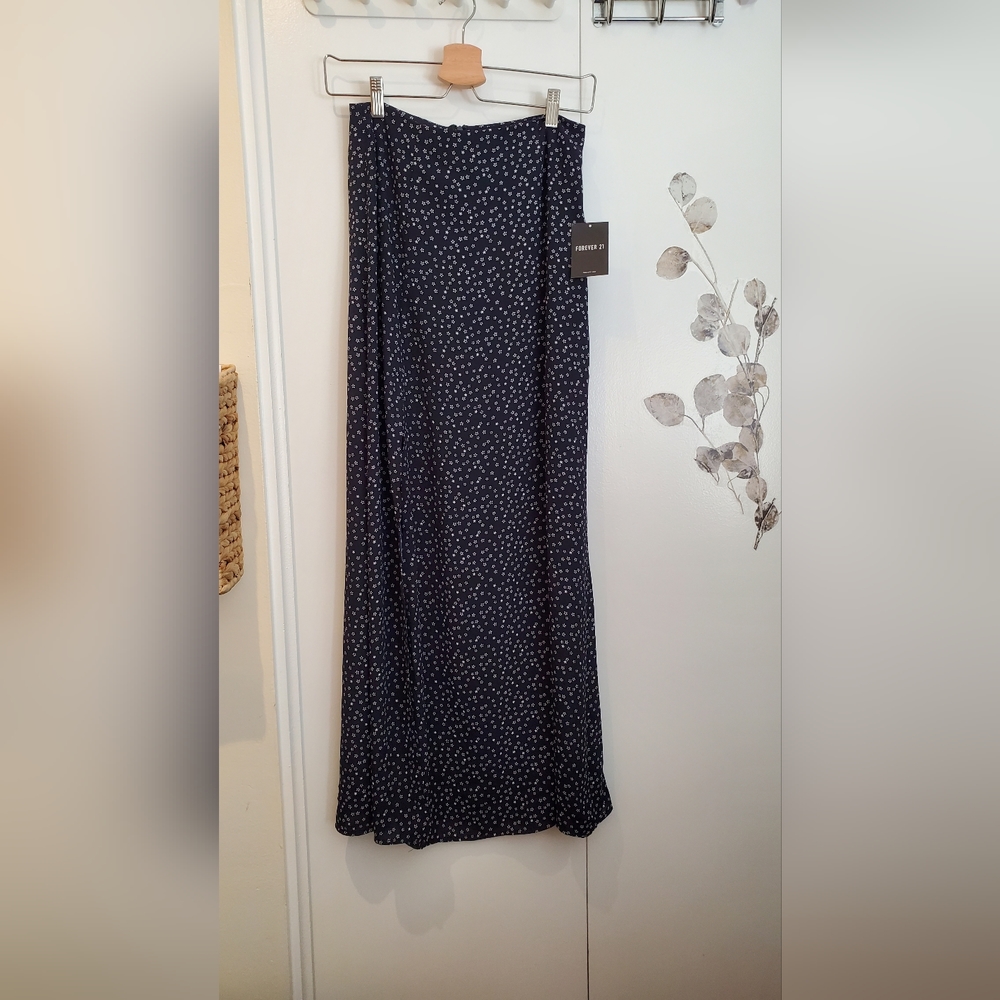 Blue floral skirt Forever 21 split maxi